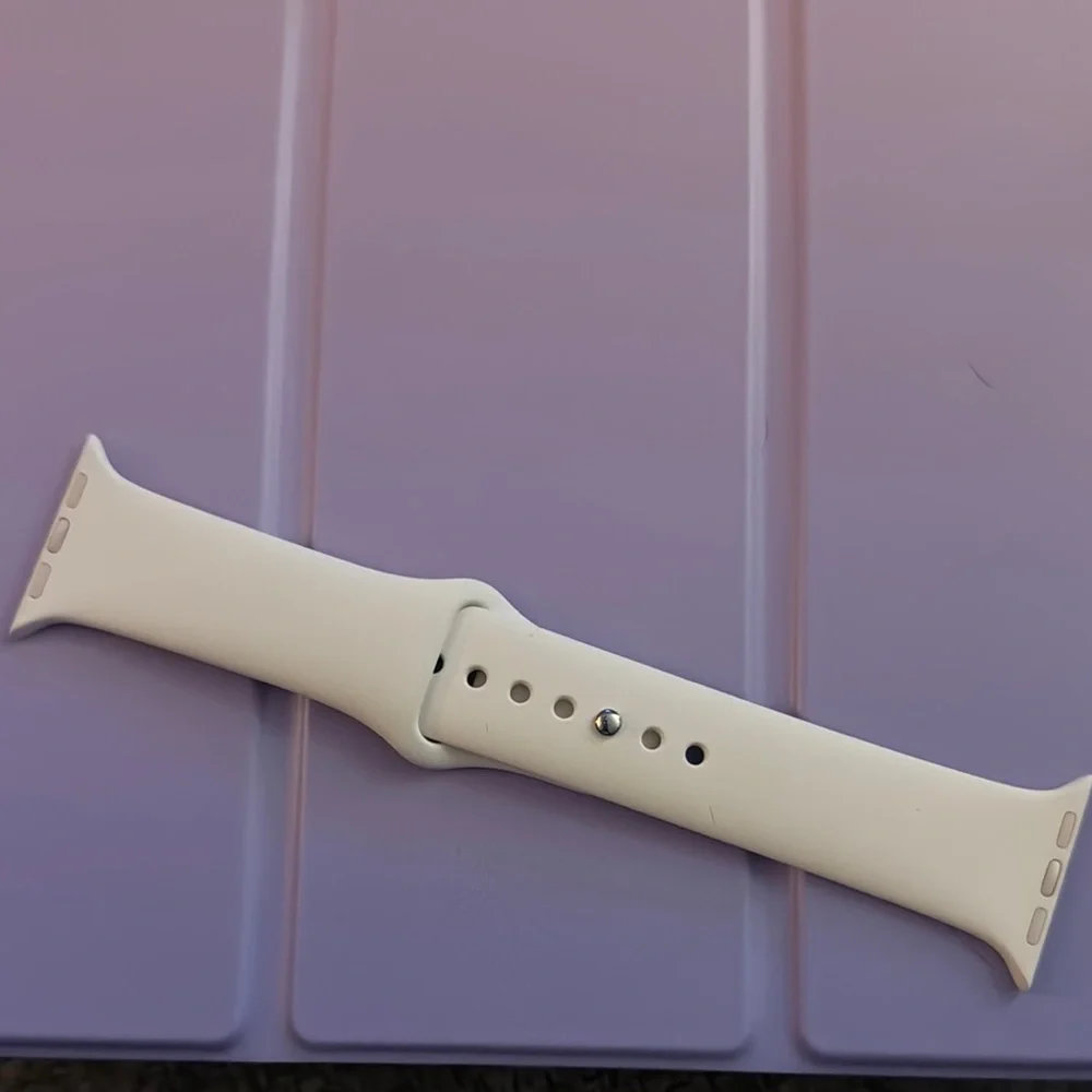 Apple White Silicone Arm & Wristband